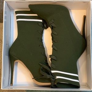 NEW Steve Madden Kennedy Sock boots